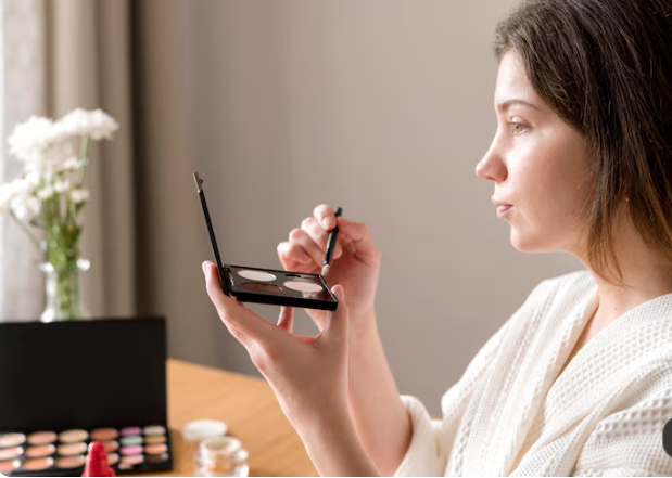 The Benefits of Minimalist Makeup for an Effortless Everyday Look